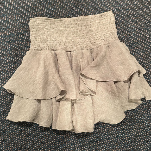 Edikted Tiered Ruffle Mini Skirt in Army Green - Picture 3 of 3